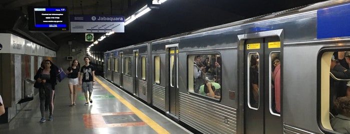 Estação São Joaquim (Metrô) is one of Linha 1 - Azul (Metrô).