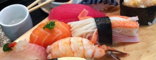 Komasa Sushi Bar is one of Posti che sono piaciuti a Fernando.