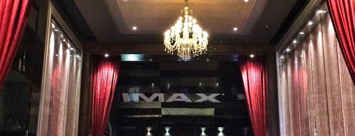 Luxe Cinemas is one of Tempat yang Disukai Zachary.