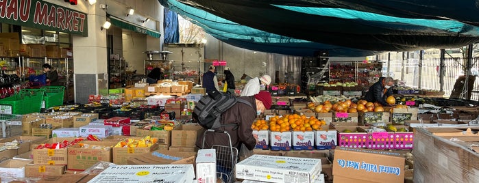 Hau Hau Market is one of Shopping markets.