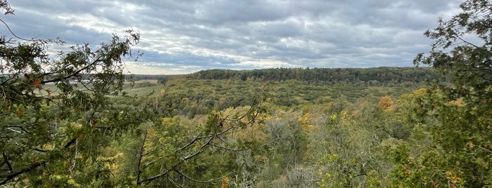 Rattlesnake Point Lookout is one of Guide to Halton's Outdoors.
