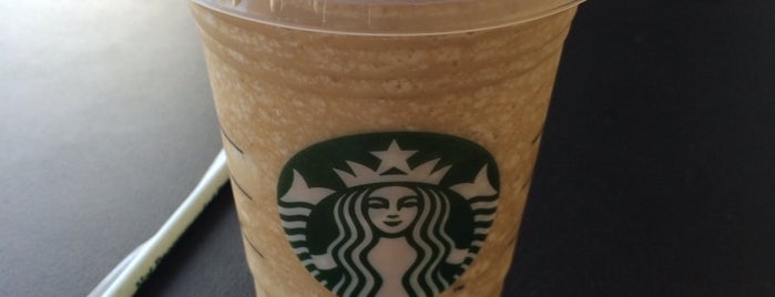Starbucks is one of Lugares favoritos de Lisa.