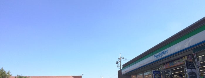 ファミリーマート 日野バイパス店 is one of Sigekiさんのお気に入りスポット.