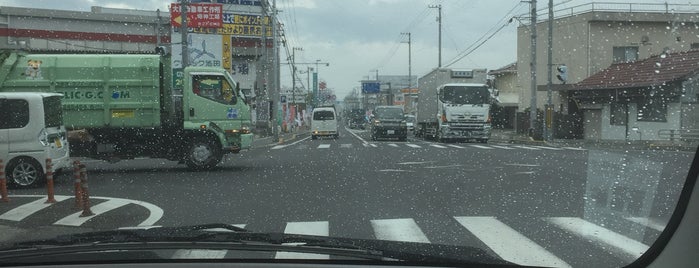 出作町交差点 is one of 交差点（香川県）.