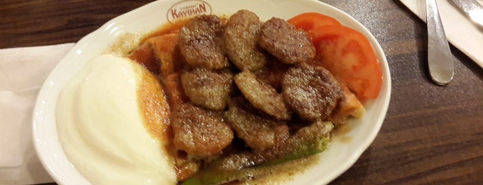 Tarihi Kayıhan Pideli Köfte is one of Lugares favoritos de salih.