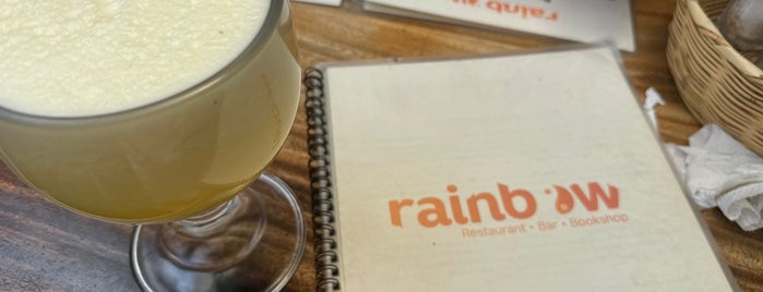 Rainbow Cafe is one of bares con boquitas.