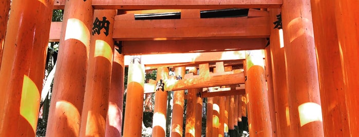Fushimi Inari Taisha is one of Lugares favoritos de Remco.
