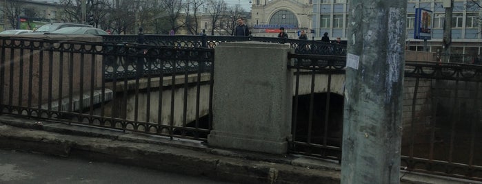 Краснооктябрьский мост is one of Мосты Санкт-Петербурга.