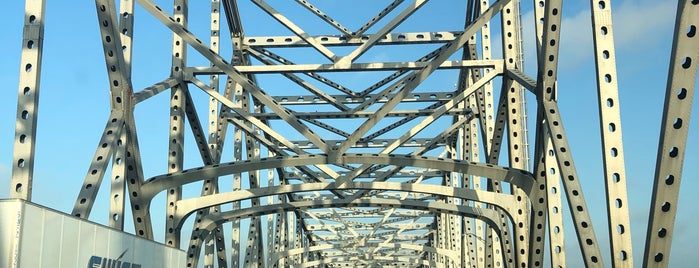 Bayou Grosse Tete Bridge is one of Locais curtidos por Cortland.