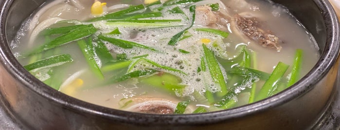 거목순대국밥 is one of 한식.