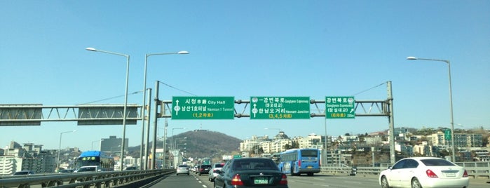 漢南大橋 is one of The Best Places On The World part 1..