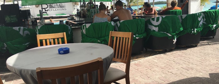 Barefoot Restaurant is one of Aruba.