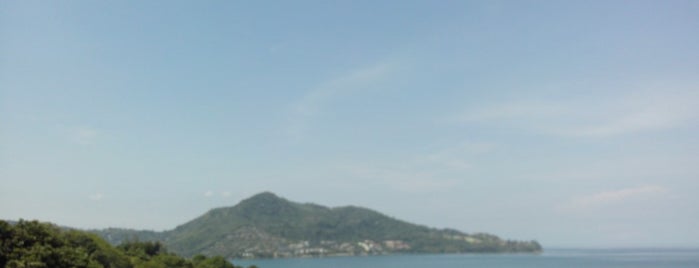 Diamond Beach Club is one of Zachary's Saved Places.