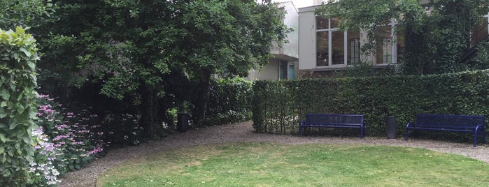 Bibliothèque Communale D'Uccle-Centre is one of Valérie'nin Beğendiği Mekanlar.