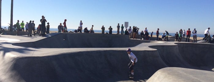Venice Beach Skate Park is one of Posti che sono piaciuti a Ross.