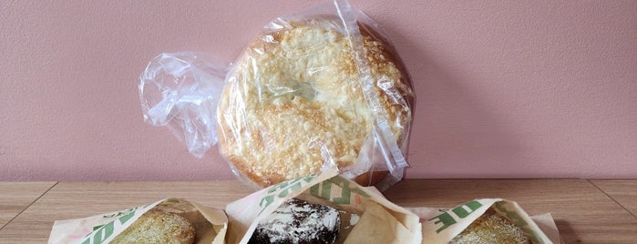 Panera Bread is one of The 15 Best Places for Powdered Sugar in Queens.