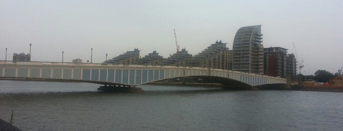 Wandsworth Bridge is one of Thames Crossings.