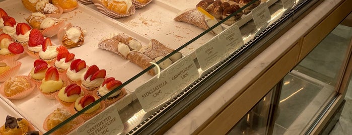 Pasticceria Costa is one of Mabelさんの保存済みスポット.