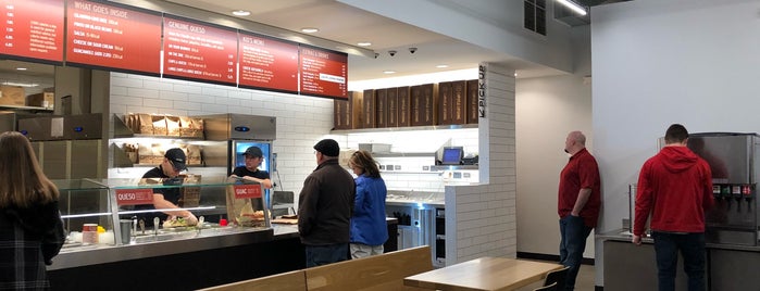 Chipotle Mexican Grill is one of Tempat yang Disukai Rick.