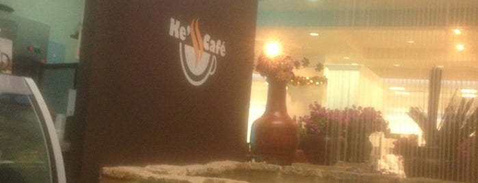 Ke' Cafe is one of Lugares favoritos de Roberto.