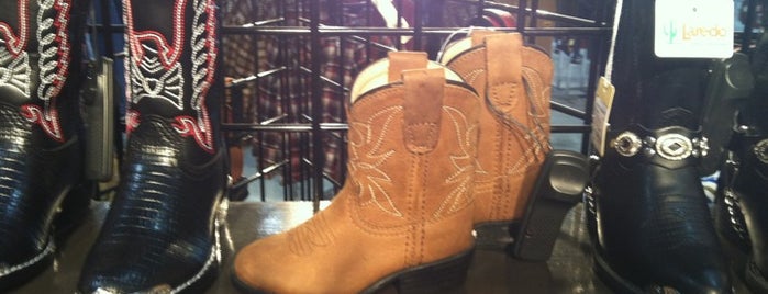 Myrna's Boots n Bits is one of Locais curtidos por Andrea.