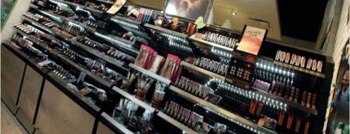 SEPHORA is one of Lugares favoritos de Cristina.