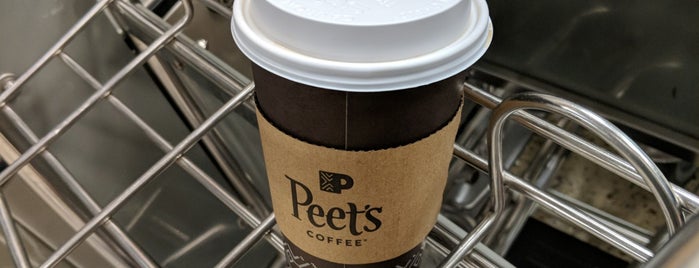 Peets Coffee & Tea is one of Tempat yang Disukai Graham.