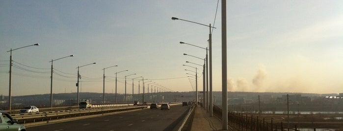Академический мост is one of Мосты Иркутска.