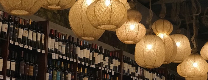 Setimio Wine Bar is one of A comerla.