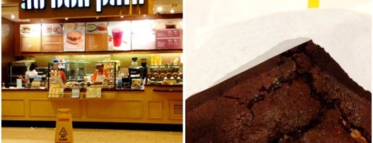 Au Bon Pain is one of ╭☆╯Coffee & Bakery ❀●•♪.。.