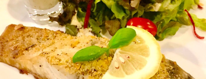 Oh Ka Ju Organic Salad & Coffee is one of แวะชิมเส้นทางกรุงเทพ-เชียงใหม่.