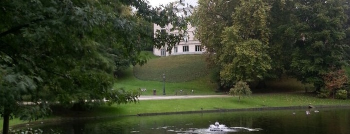 Parc Léopold / Leopoldpark is one of Posti che sono piaciuti a Burçin.