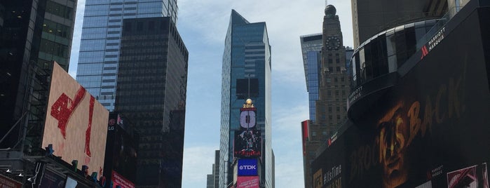 Times Square is one of Lugares favoritos de Michael.