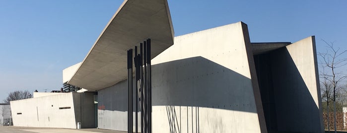Feuerwehrhaus Zaha Hadid is one of Architecture.