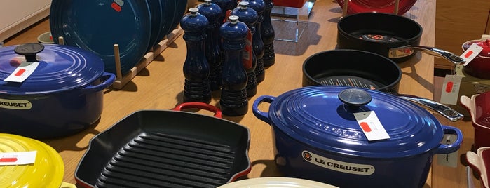 Le Creuset is one of mikkoさんのお気に入りスポット.