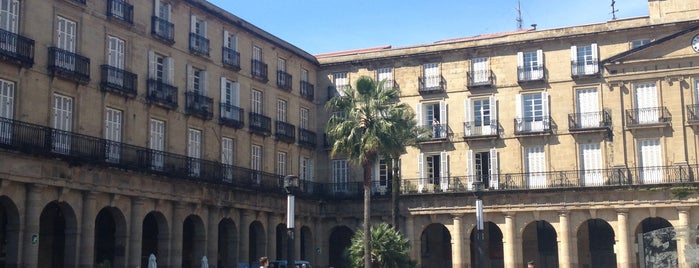 Plaza Nueva / Plaza Barria is one of Paesi Baschi.