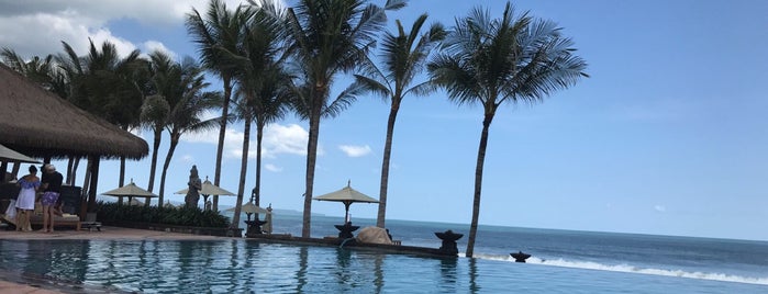 The Pool at the Legian is one of Tempat yang Disukai Grant.