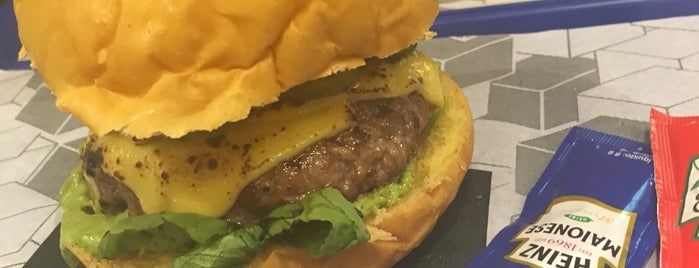 The Hutt Burger is one of Shopping Metropolitano Barra.