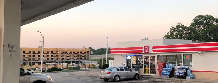 Shell is one of St. Louis Places I've Been.