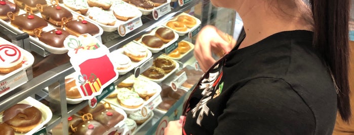 Krispy Kreme is one of JoseRamon'un Beğendiği Mekanlar.