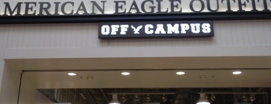 American Eagle & Aerie Outlet is one of Tempat yang Disukai Antonio.