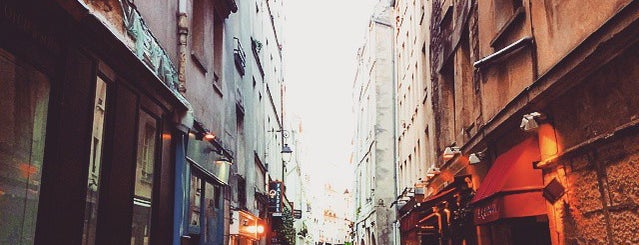 Rue des Rosiers is one of MiAe Marais / Republique / Bastille.