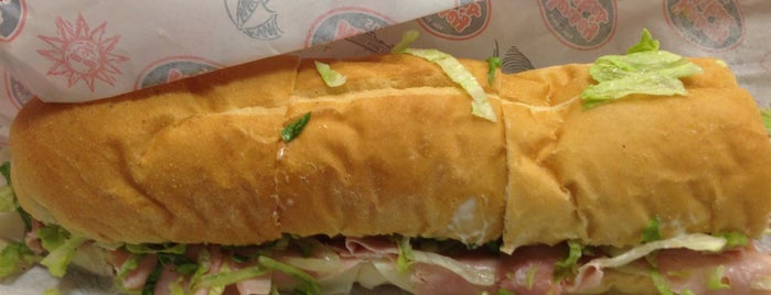 Jersey Mike's Subs is one of Bayana : понравившиеся места.