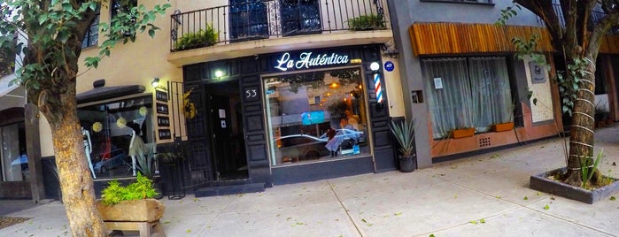 La Auténtica Barbería is one of Barbers.