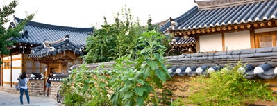 Jeonju Hanok Village is one of 한국관광 100선.