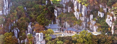 무등산 국립공원 is one of 한국관광 100선.