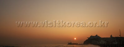Jeongdongjin Beach is one of 한국관광 100선.