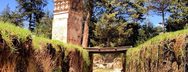 La Iglesia Enterrada is one of Tempat yang Disukai Liliana.