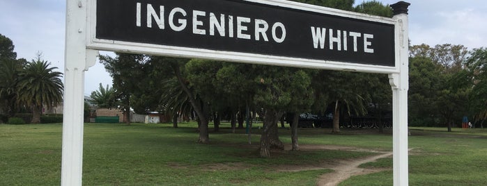 Puerto De Ingeniero White is one of สถานที่ที่ Fernando ถูกใจ.