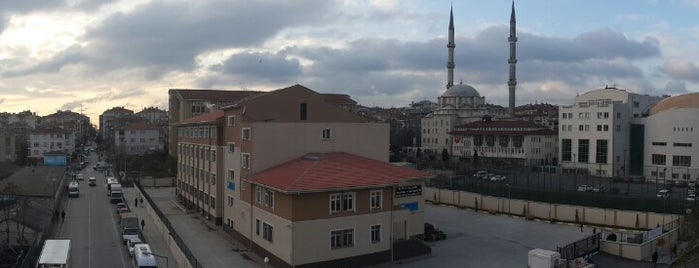 Yeşilova Mahallesi is one of Veysel'in Beğendiği Mekanlar.